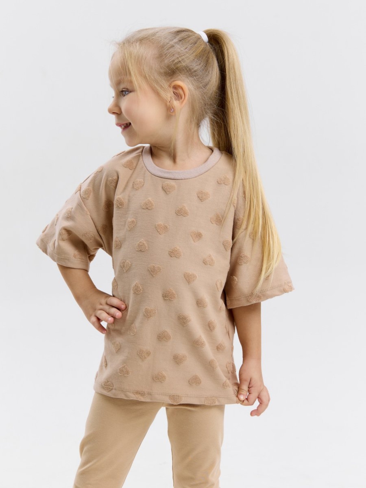 Костюм детский бежевый брюки и футболка