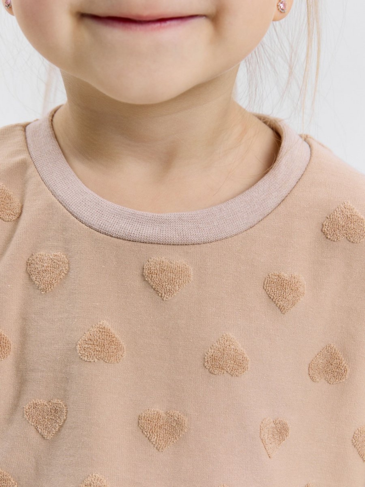 Костюм детский бежевый брюки и футболка