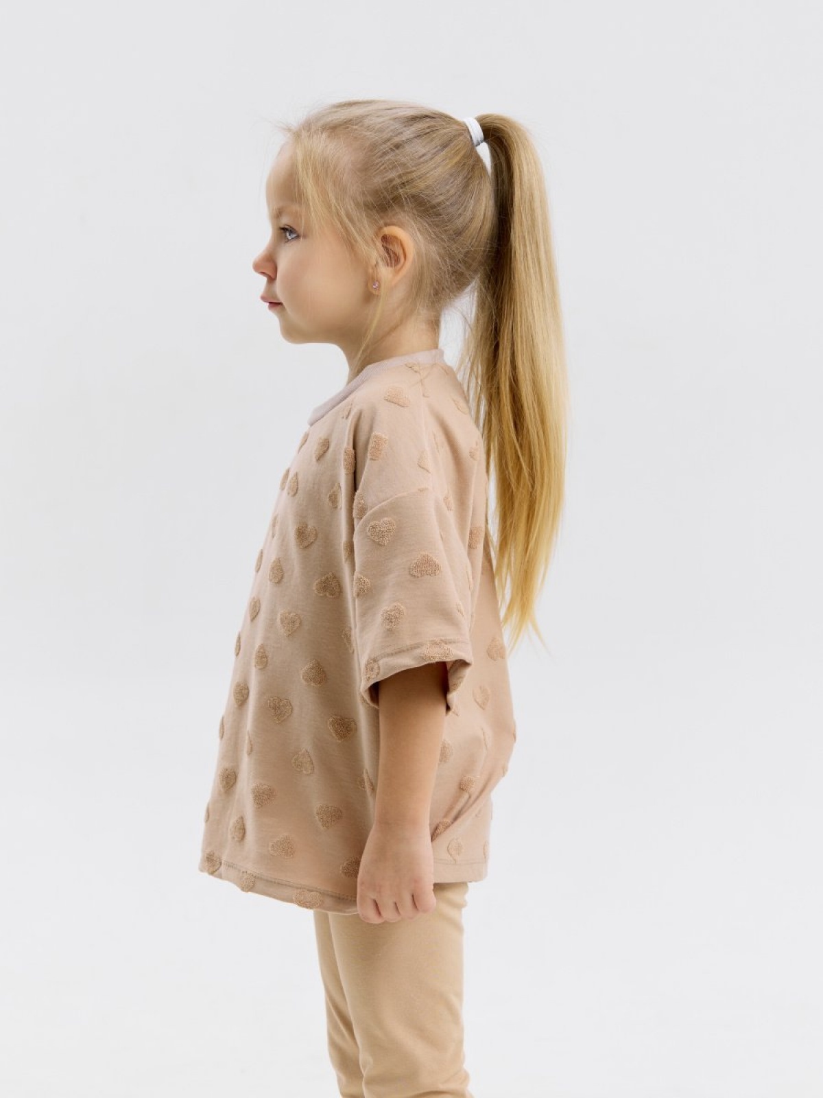 Костюм детский бежевый брюки и футболка