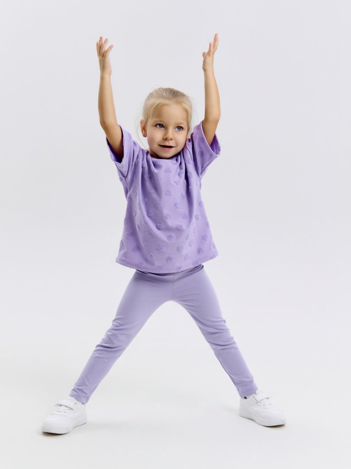 Костюм футболка и легинсы в садик